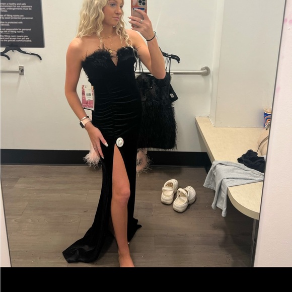 Black Feather Gown - Picture 2 of 5